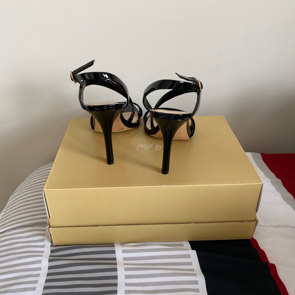 Vince Camuto Black Patent Strappy Stiletto Heels - NWOT Size 10M - Picture 6 of 6